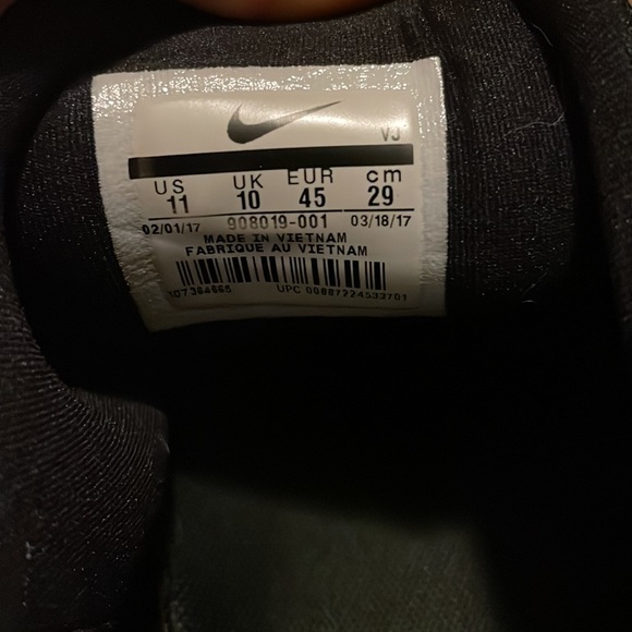 Nike Shoes - Picture 7 of 7